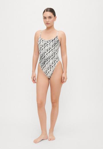 Слитный купальник