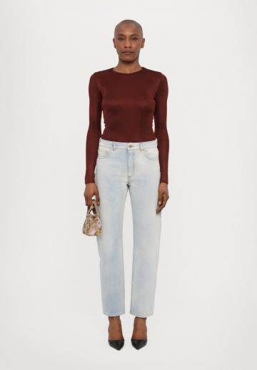 Прямые джинсы