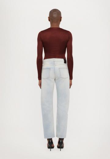 Прямые джинсы