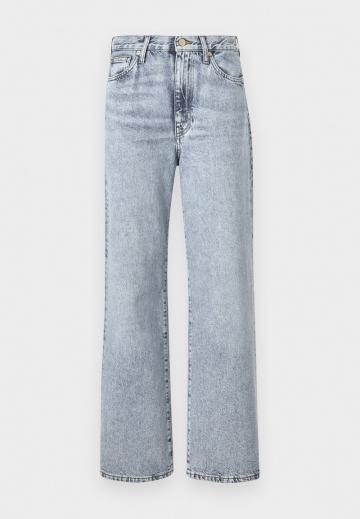 Джинсы бойфренда