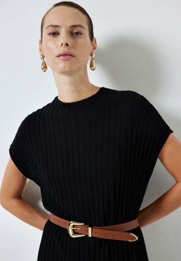 Вязаное платье