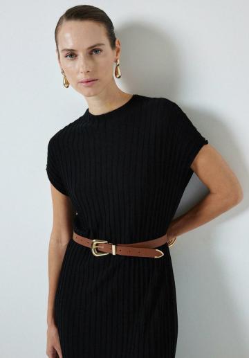 Вязаное платье