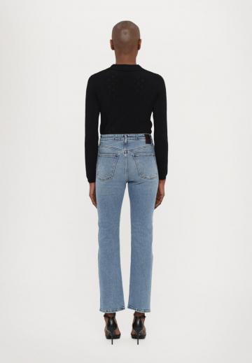 Прямые джинсы