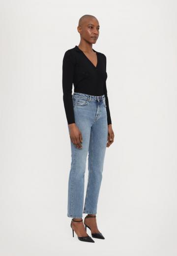 Прямые джинсы