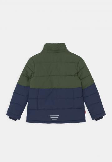 Спортивная куртка