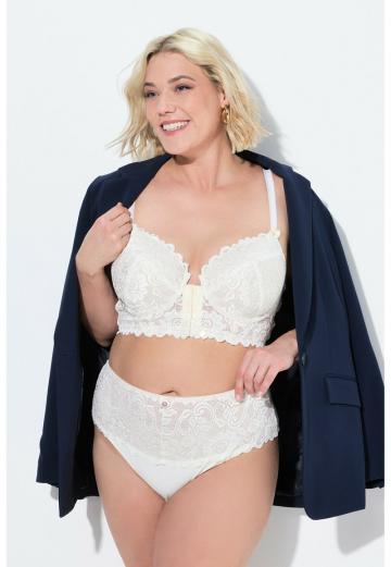 Трусы на бедрах