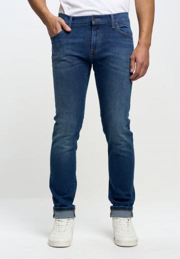 Узкие джинсы