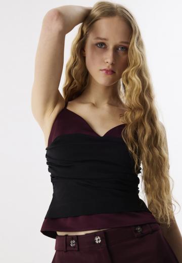 Топ на бретельках