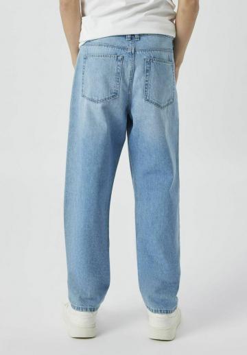 Джинсы
