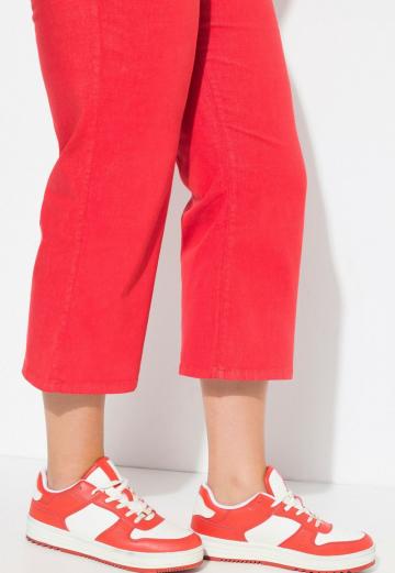 Короткие джинсы