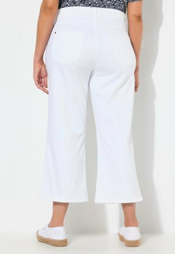 Короткие джинсы