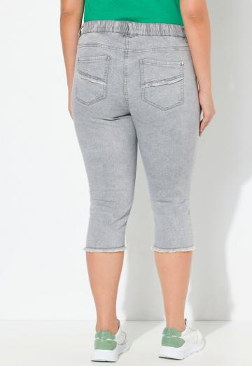 Короткие джинсы