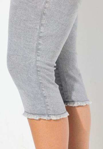 Короткие джинсы