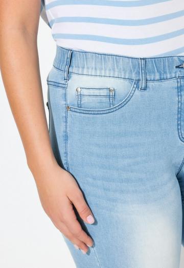 Узкие джинсы