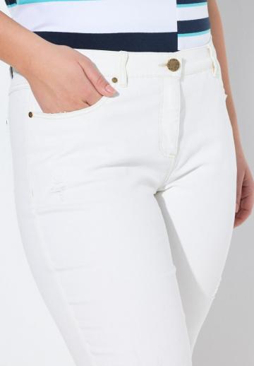 Прямые джинсы