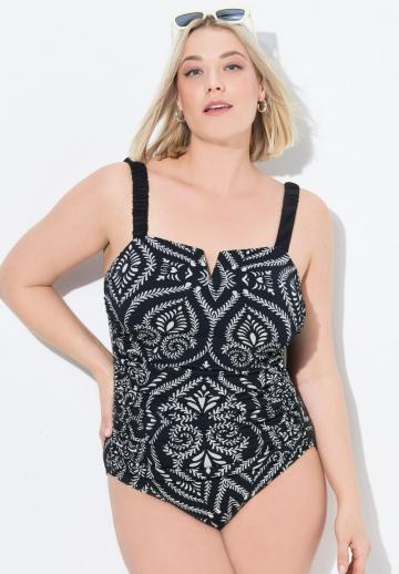 Слитный купальник