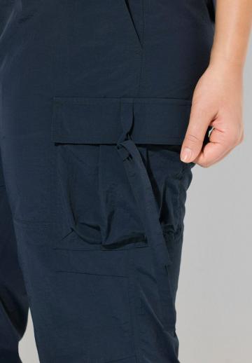 Брюки с накладными карманами