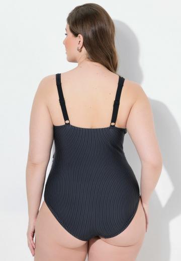 Слитный купальник