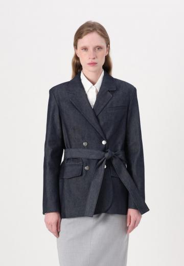 Блейзер с накладными карманами
