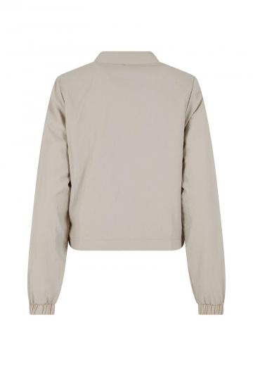 Куртка с накладнымит карманами