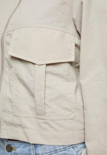 Куртка с накладнымит карманами