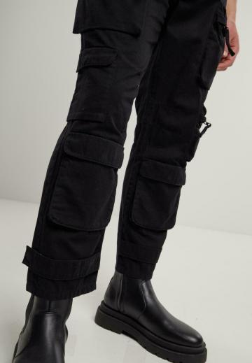 Брюки с накладными карманами