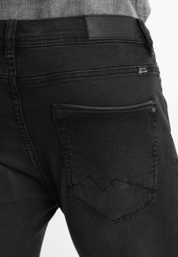 Узкие джинсы