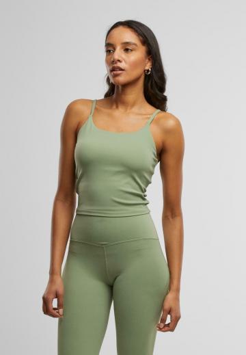 Топ на бретельках