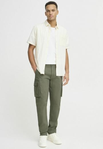 Брюки с накладными карманами