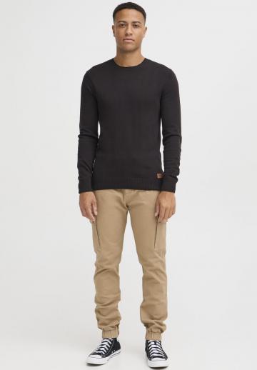 Брюки с накладными карманами