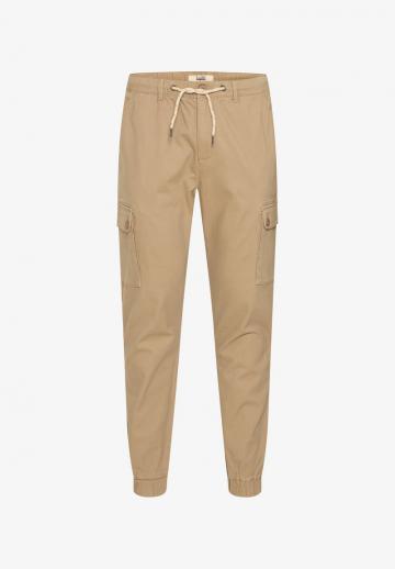 Брюки с накладными карманами