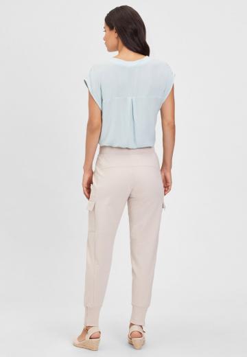 Брюки с накладными карманами