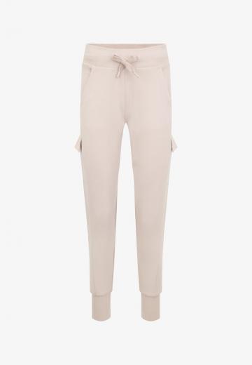 Брюки с накладными карманами