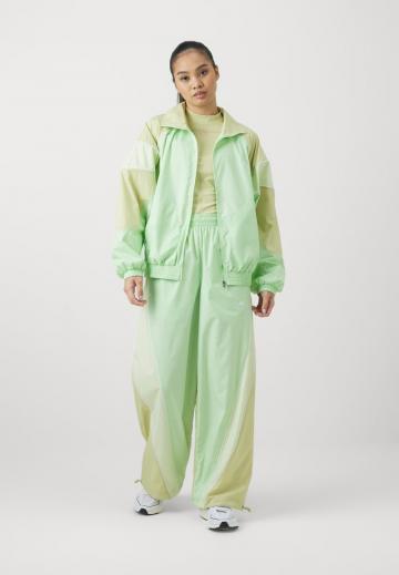 Спортивная куртка