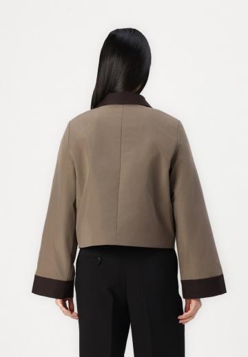 Короткая куртка