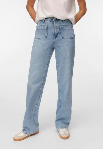 Прямые джинсы