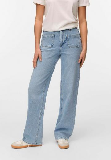 Прямые джинсы