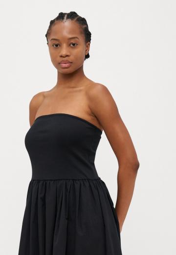 Платье без бретелек