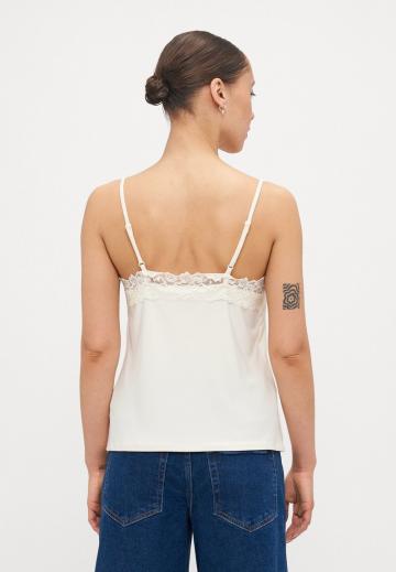 Топ на бретельках