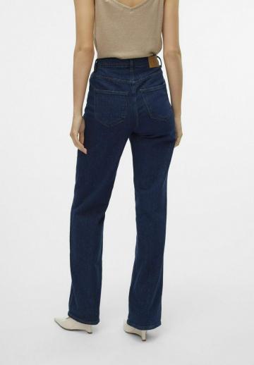 Клешеные джинсы