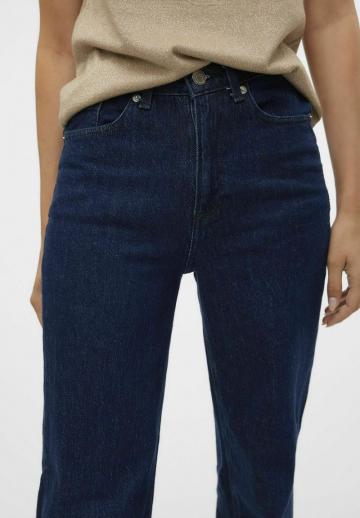 Клешеные джинсы