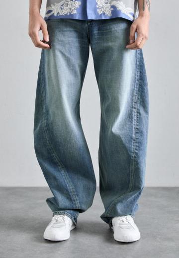 Прямые джинсы