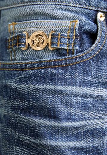 Прямые джинсы