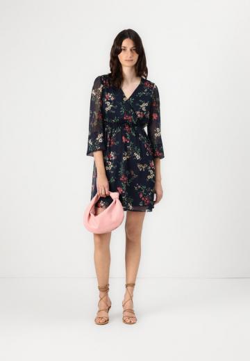 Короткое платье