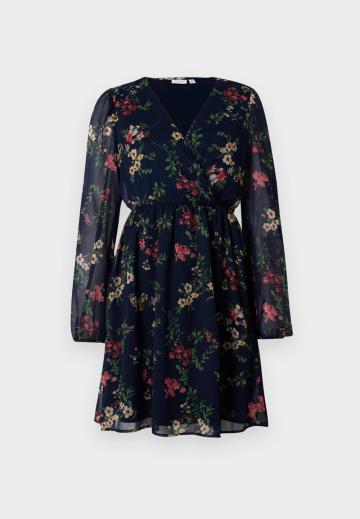 Короткое платье