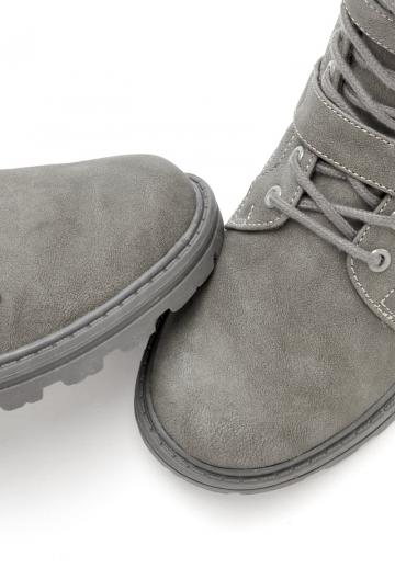 Ботинки на шнуровке