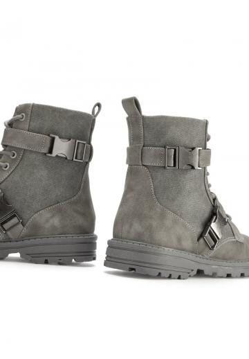 Ботинки на шнуровке