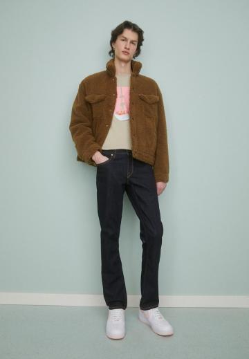 Узкие джинсы