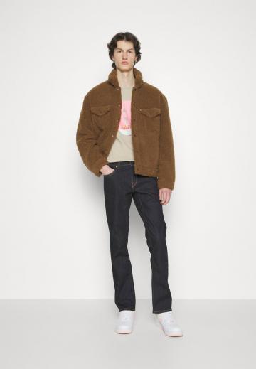 Узкие джинсы