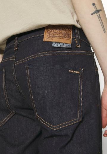Узкие джинсы